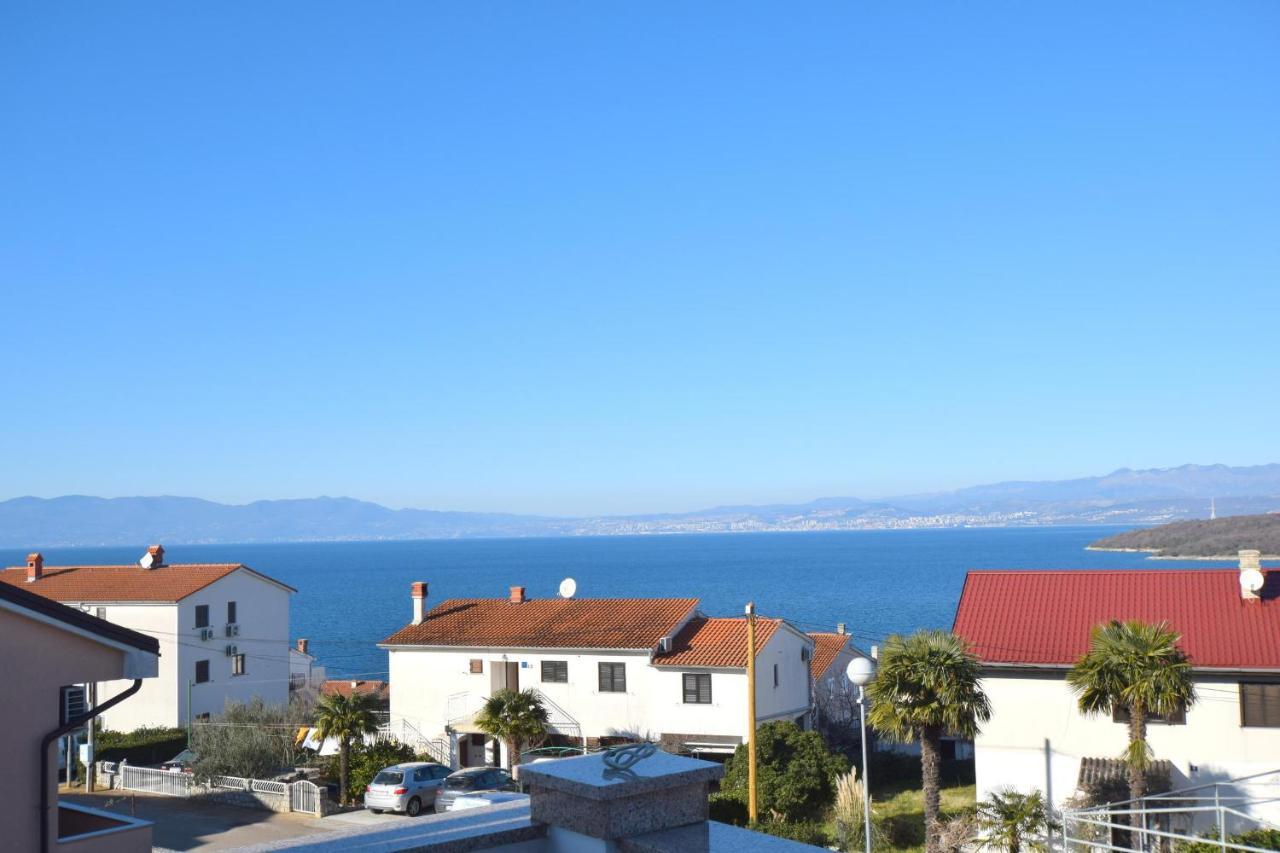 Apartments Marinela Njivice Bagian luar foto